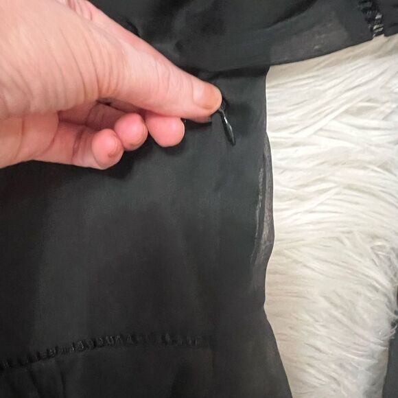 White House black market embroidered black blouse size 12 large zipper pink red - Picture 8 of 11